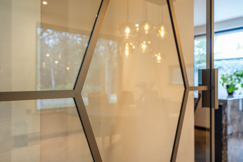 Stalen deuren of aluminium deuren? Dit is het verschil (en waarom staal wint)
